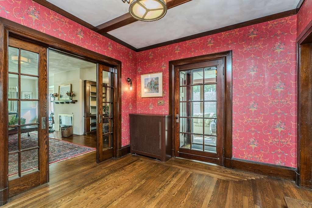 Holyoke, Massachusetts 01040, United States, 6 Bedrooms Bedrooms, ,3 BathroomsBathrooms,Residential,Active,203672