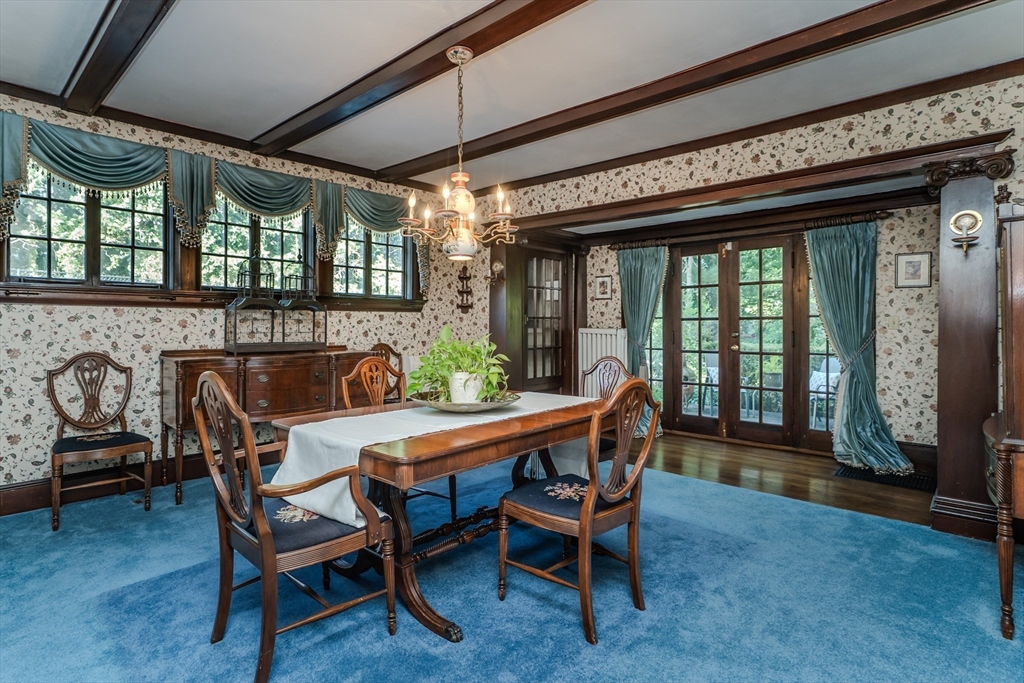 Holyoke, Massachusetts 01040, United States, 6 Bedrooms Bedrooms, ,3 BathroomsBathrooms,Residential,Active,203672