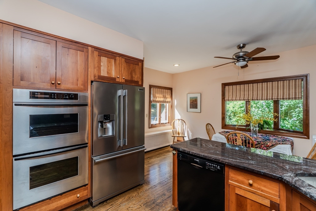 Holyoke, Massachusetts 01040, United States, 6 Bedrooms Bedrooms, ,3 BathroomsBathrooms,Residential,Active,203672