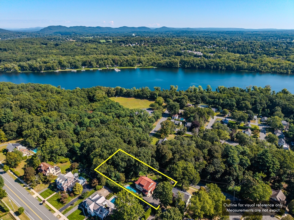 Holyoke, Massachusetts 01040, United States, 6 Bedrooms Bedrooms, ,3 BathroomsBathrooms,Residential,Active,203672