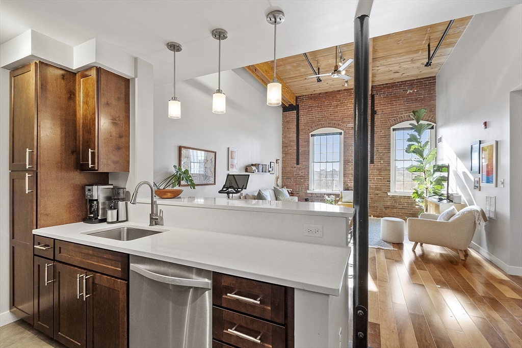 130 John St 557