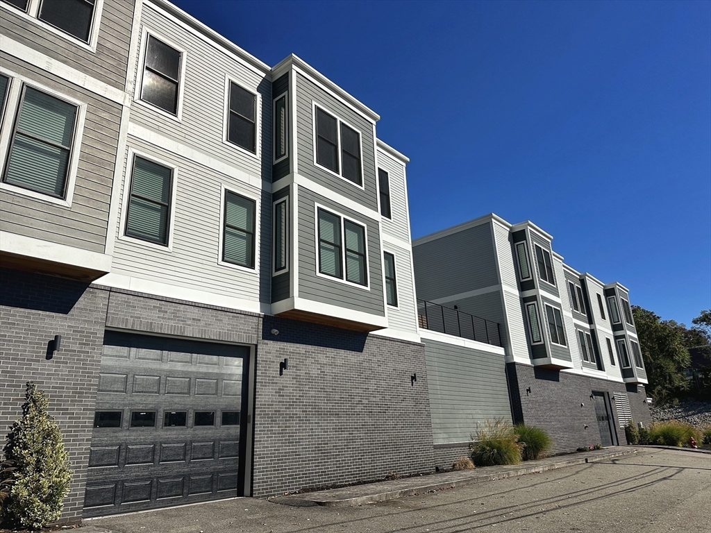 40 Westmoreland St 8