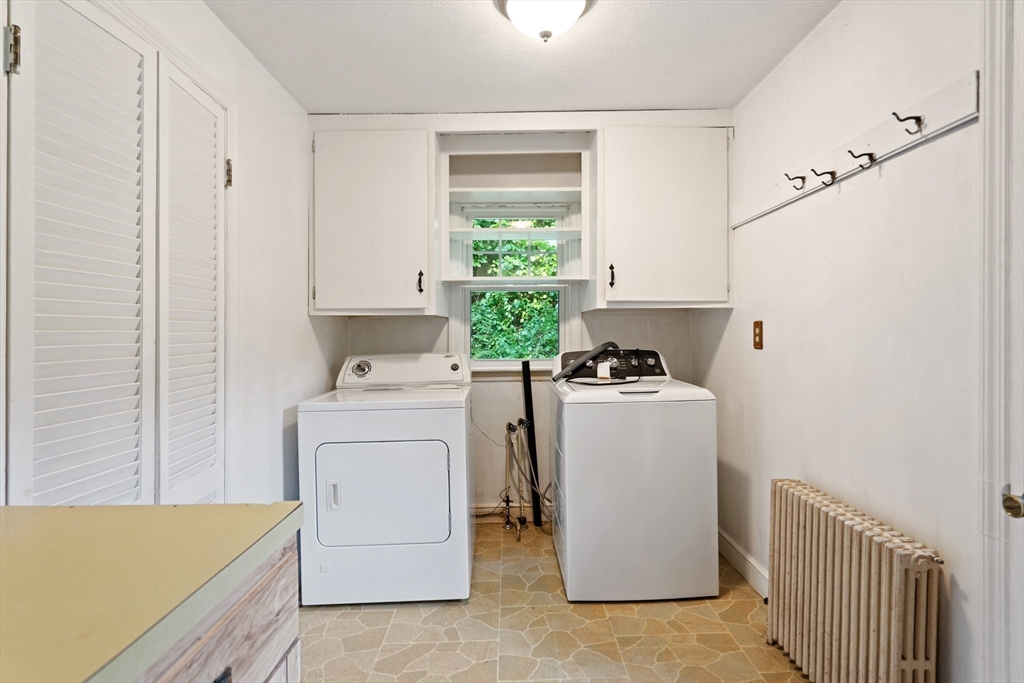 East Longmeadow, Massachusetts 01028, United States, 3 Bedrooms Bedrooms, ,2 BathroomsBathrooms,Residential,Pending,185963