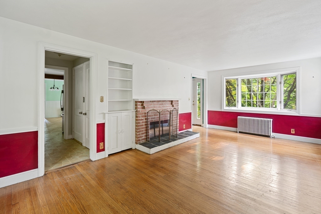 East Longmeadow, Massachusetts 01028, United States, 3 Bedrooms Bedrooms, ,2 BathroomsBathrooms,Residential,Pending,185963