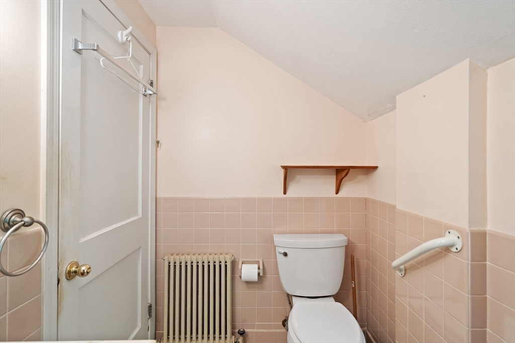 East Longmeadow, Massachusetts 01028, United States, 3 Bedrooms Bedrooms, ,2 BathroomsBathrooms,Residential,Pending,185963