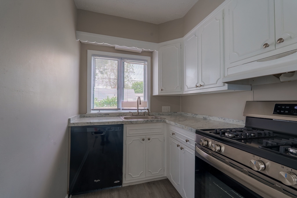 21-23 Howes St