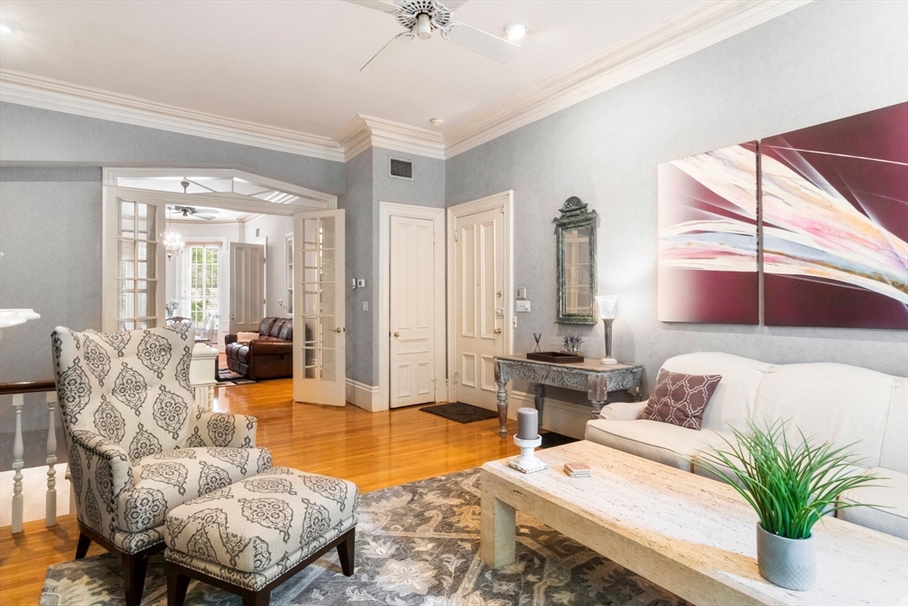 319 Marlborough St 1