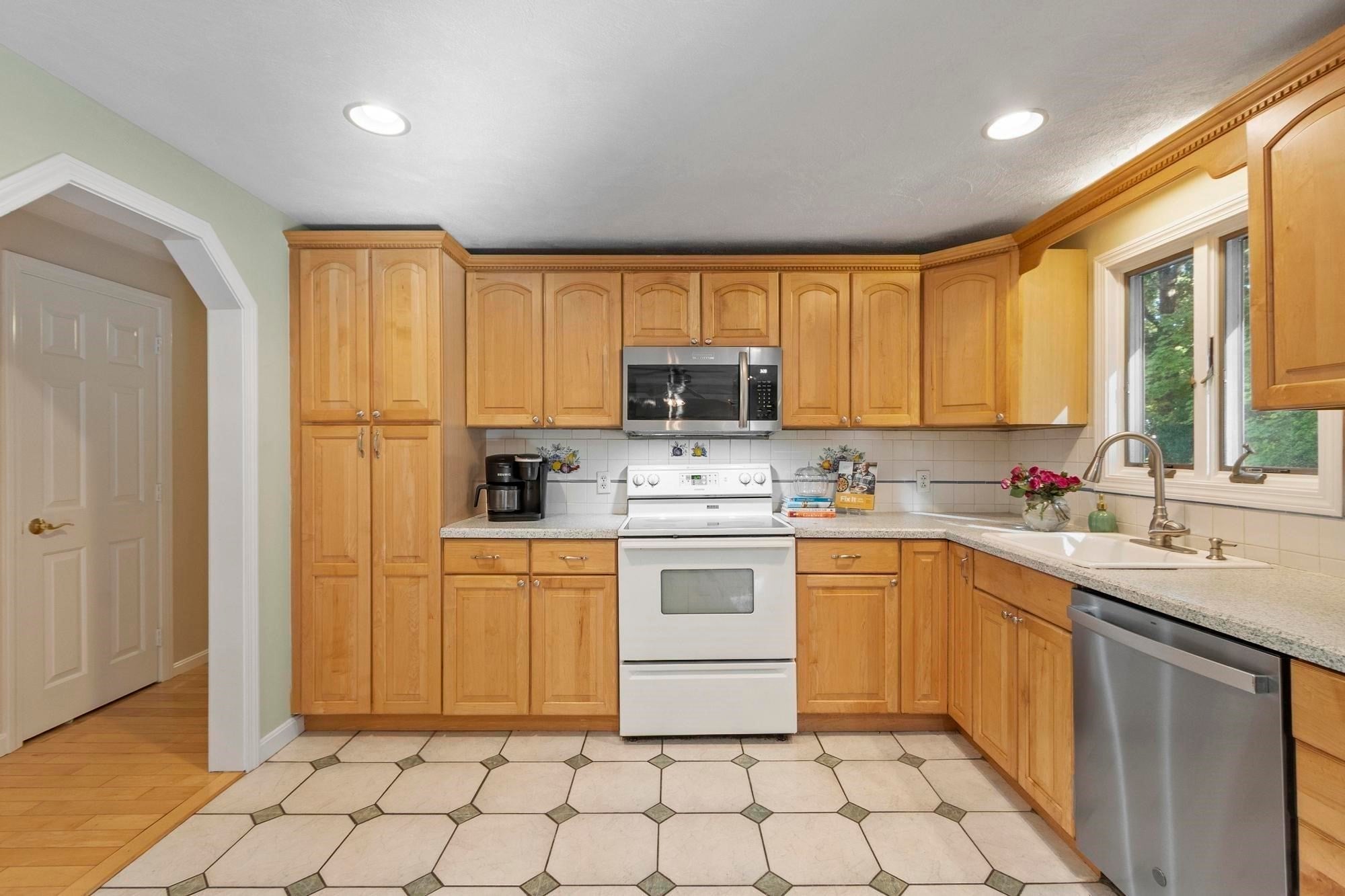 405 Salem Street, Wilmington, MA, 405 Salem Street, Wilmington, MA Photo #12