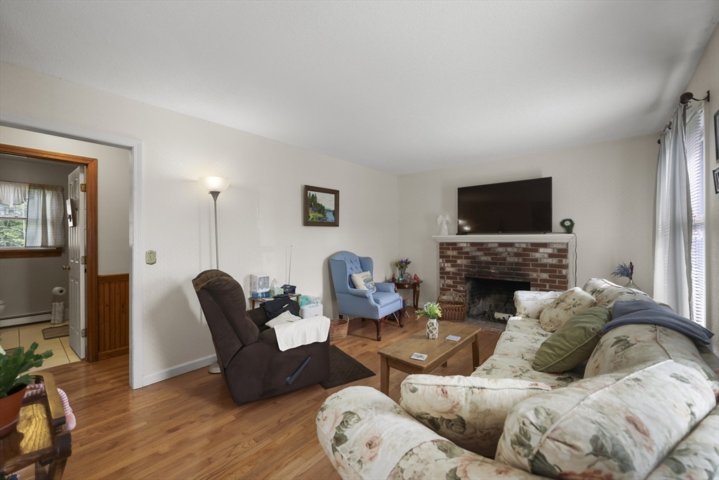 712 Barker Rd