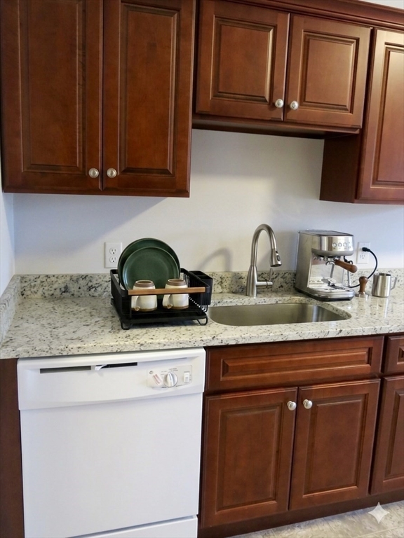 218 Whitman Ave 2