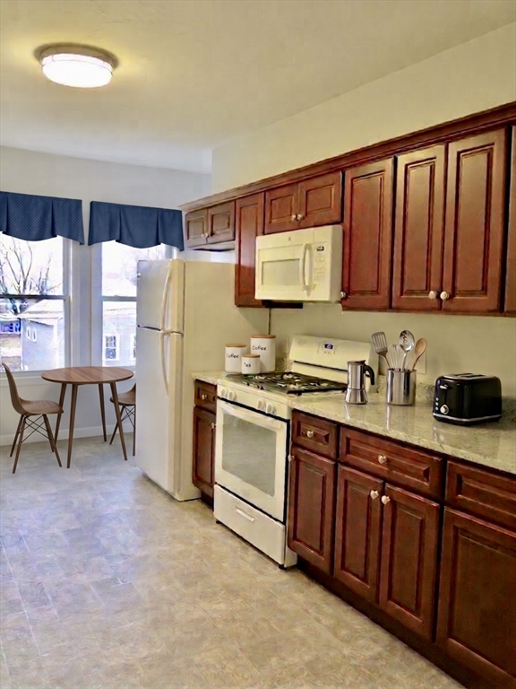218 Whitman Ave 2