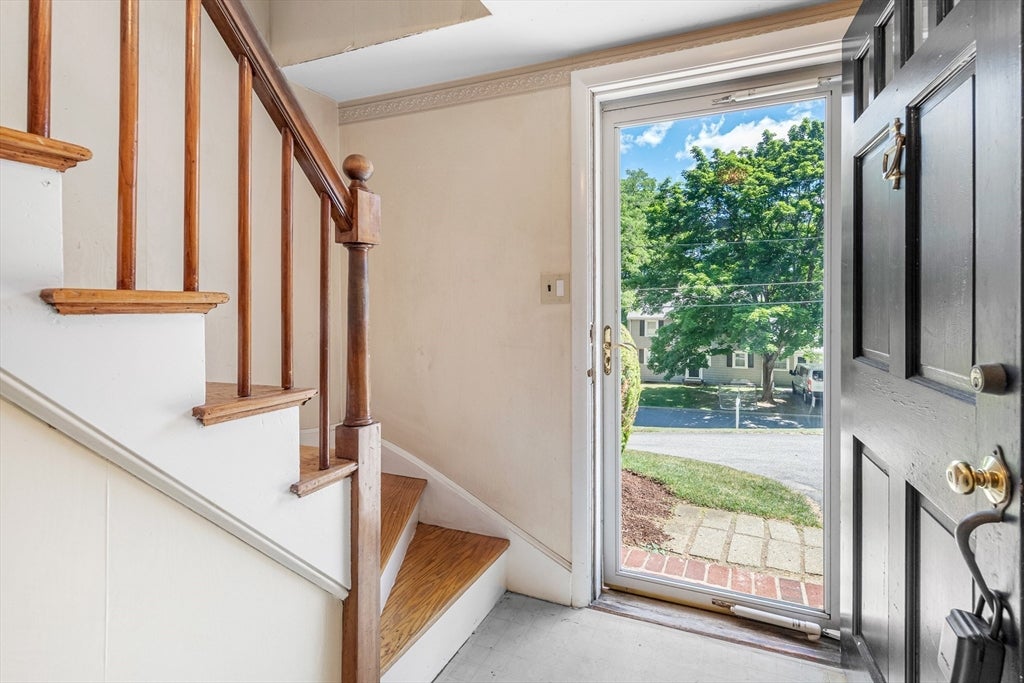 38 Robinhood Rd