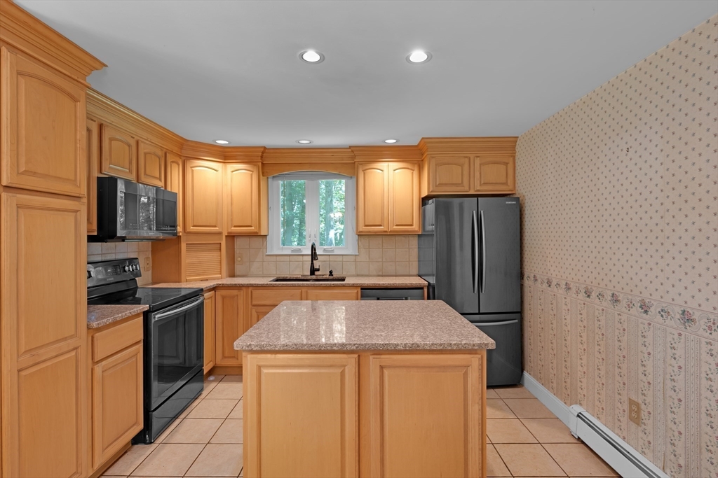 6 Laurelwood Dr