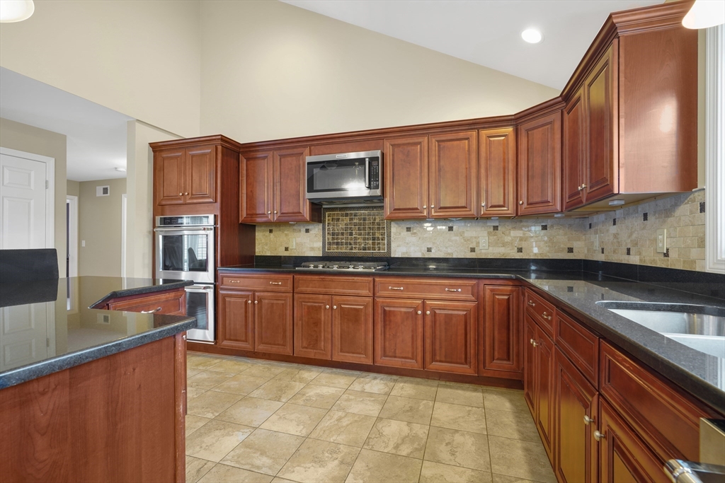 3075 Club House