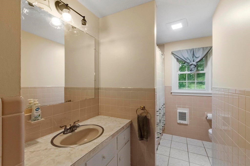 3816 Chestnut Hill Ave, Athol, MA Photo #19