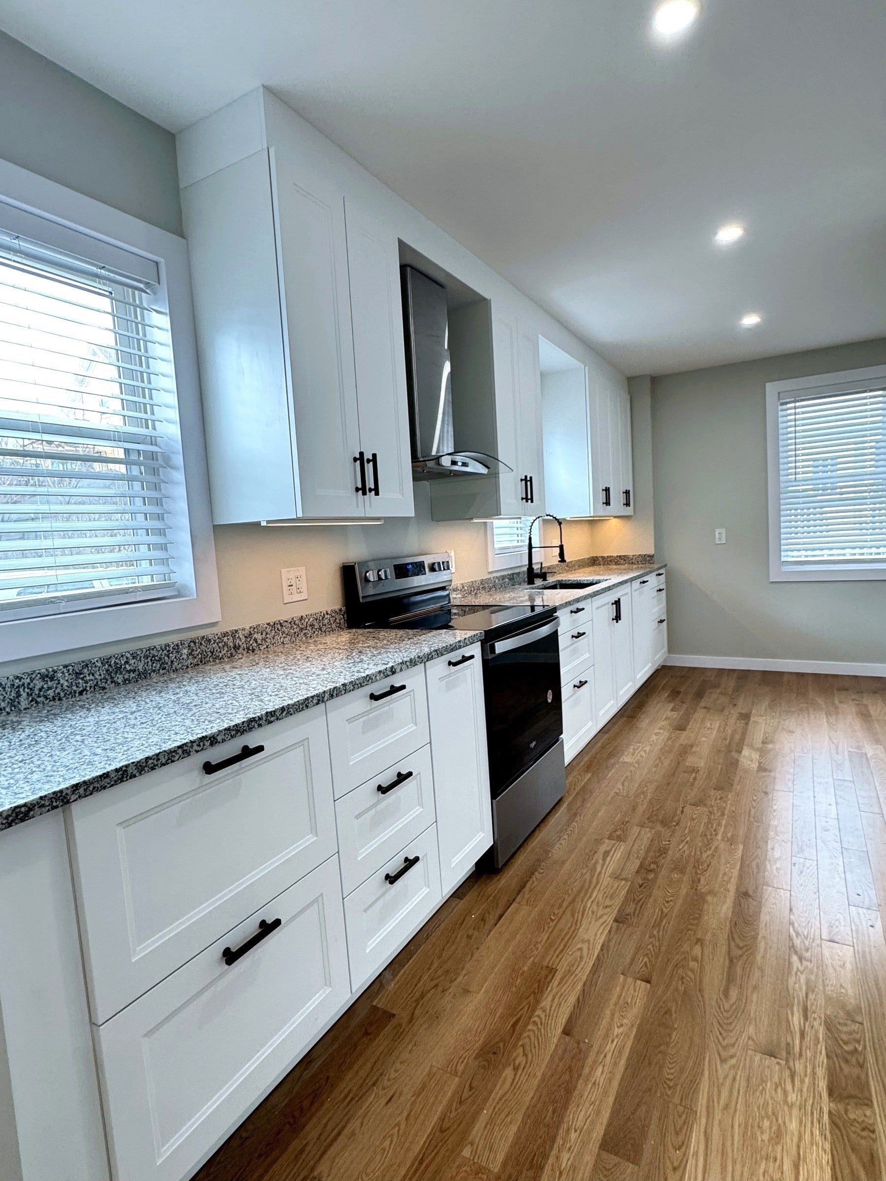 34-36 Curry Cir
