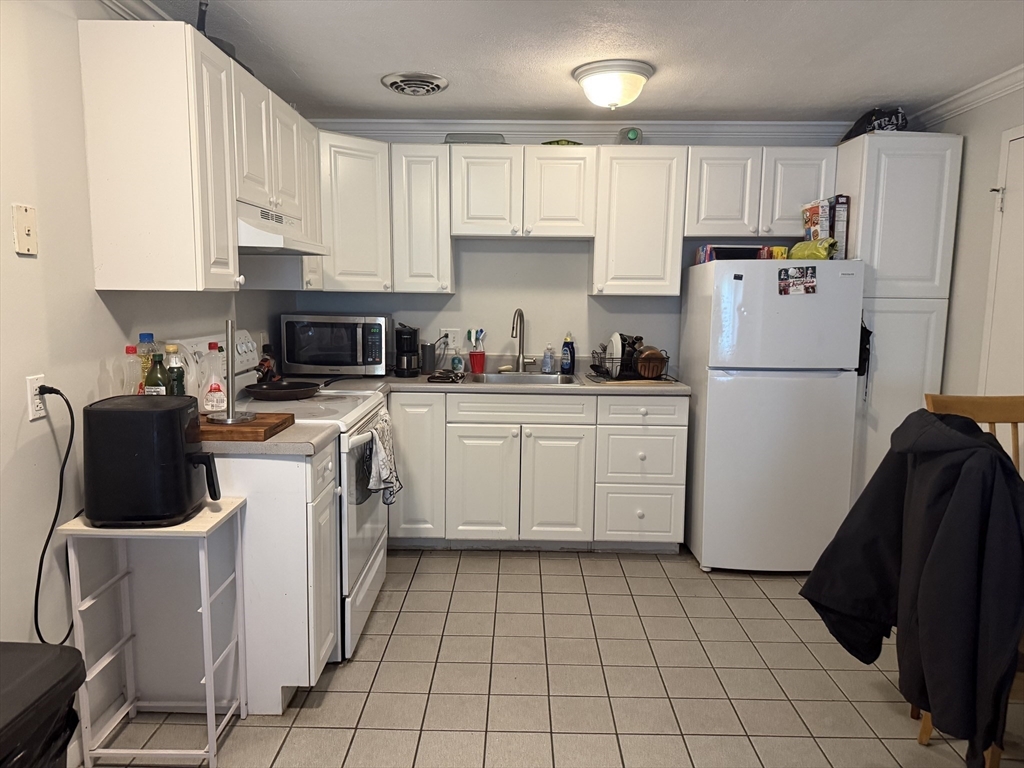 197 Kent St #17, Brookline, MA Photo #2