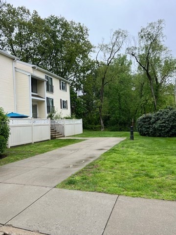 14 Village Way 23