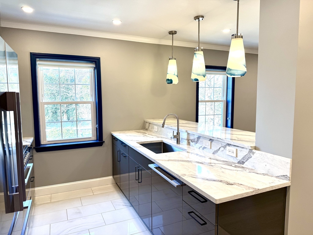 27-29 Commonwealth Ave 6