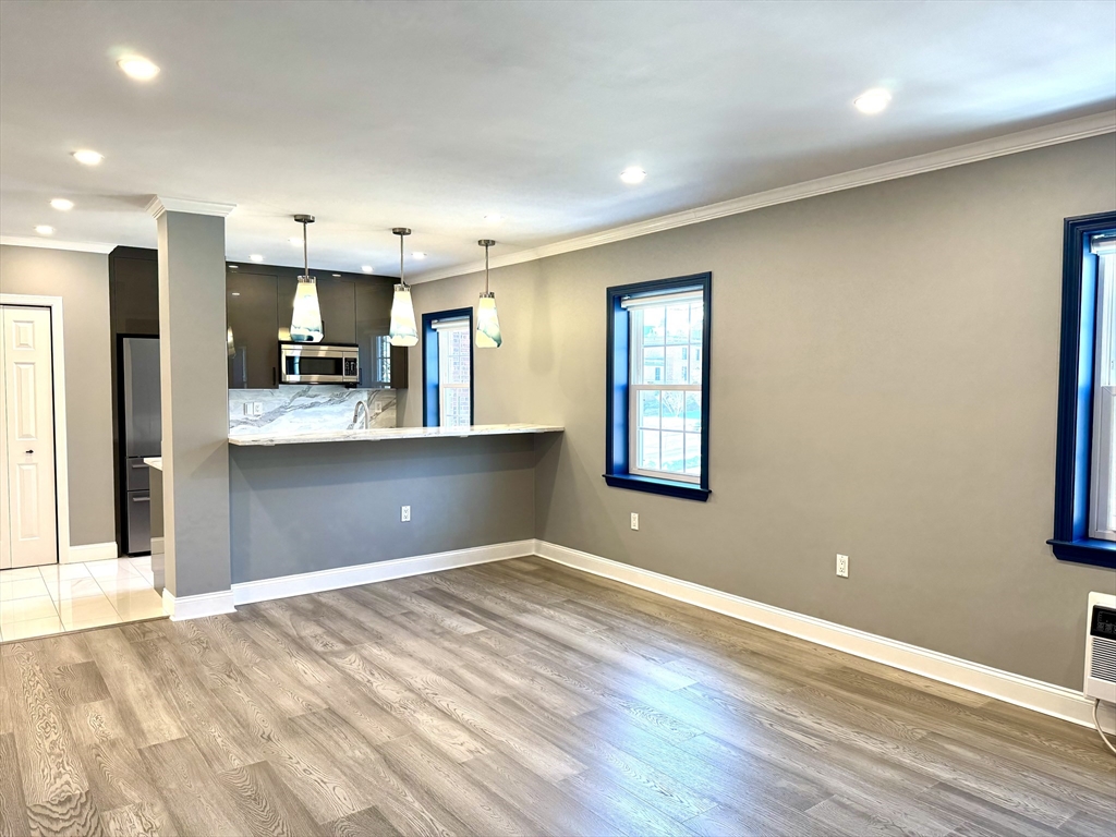 27-29 Commonwealth Ave 6