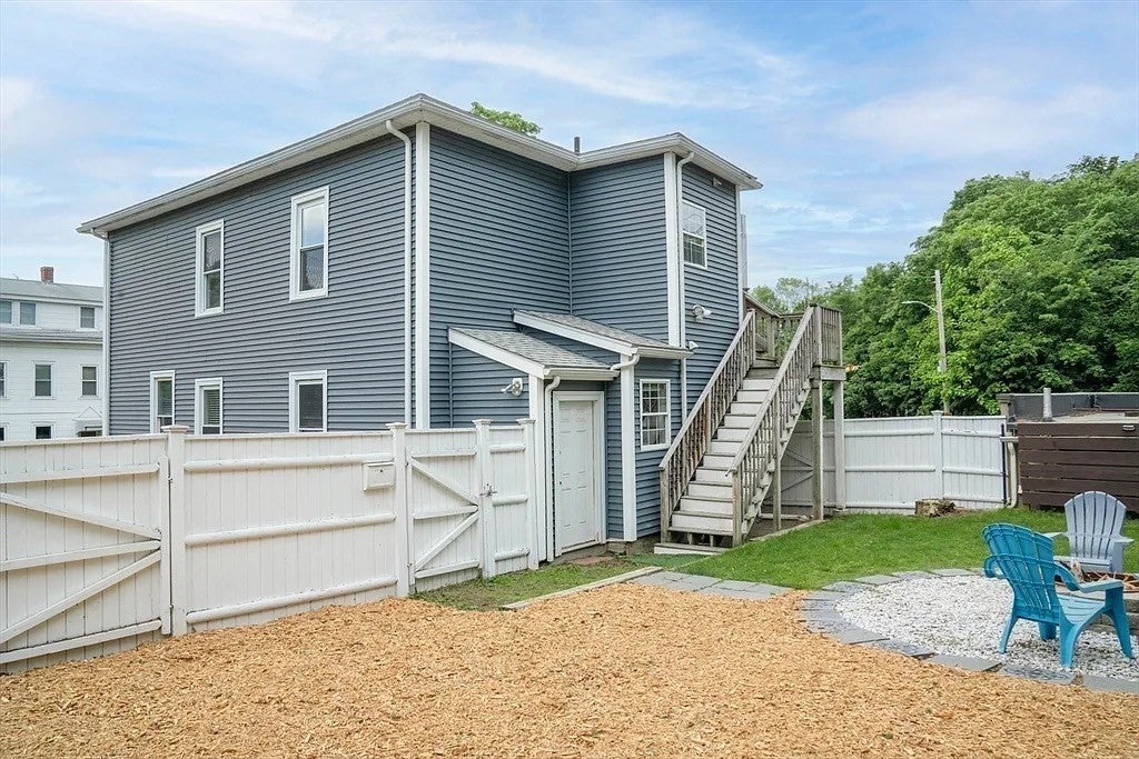 8 Oak St #1, North Attleboro, MA, 8 Oak St #1, North Attleboro, MA Photo #2