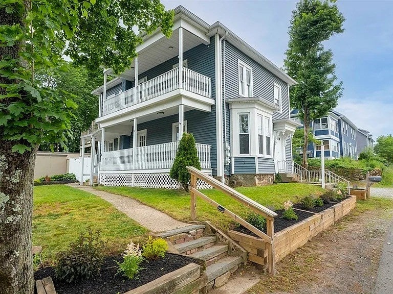 8 Oak St #1, North Attleboro, MA, 8 Oak St #1, North Attleboro, MA Photo #10