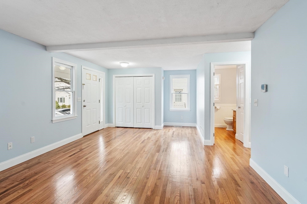 29 Lamplighter Ln