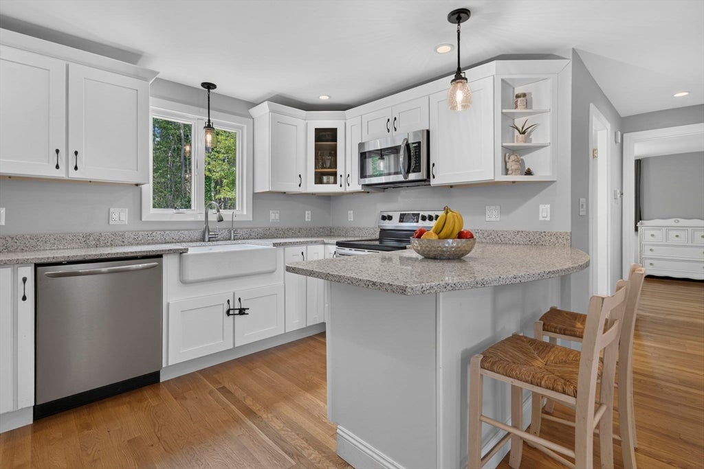 28 Sherrick Ave, Holbrook, MA, 28 Sherrick Ave, Holbrook, MA Photo #4