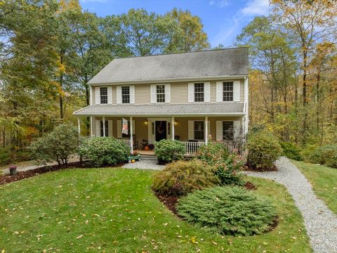 Photo of 26 Town Farm Rd, Brookfield, MA 01506 (MLS # 73444827)