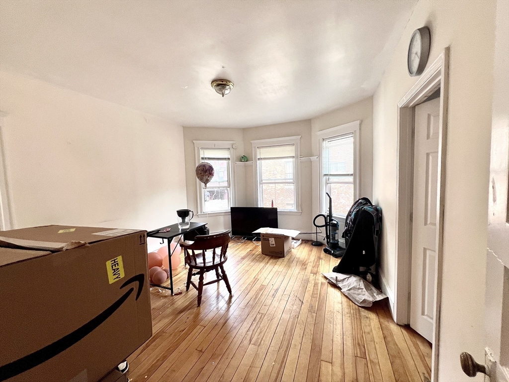 70 Quint Ave 1