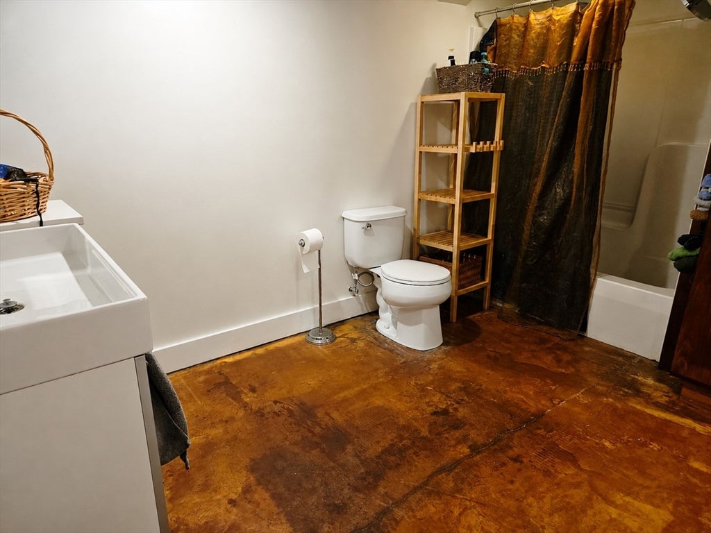 404 Roosevelt Ave #103G, Central Falls, RI Photo #15