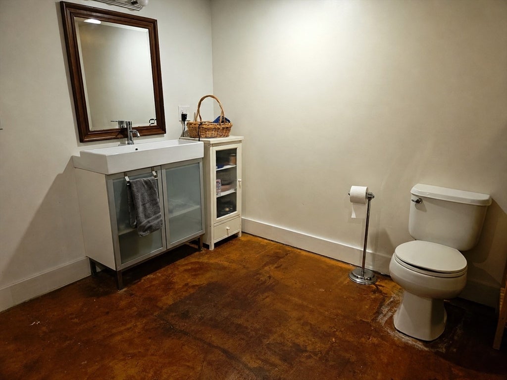 404 Roosevelt Ave #103G, Central Falls, RI Photo #16