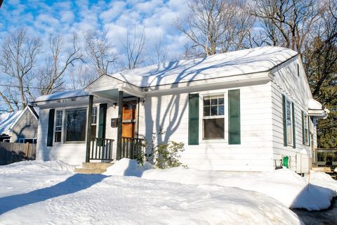 Photo of 12 Wilmot St, Fitchburg, MA 01420 (MLS # 73474852)