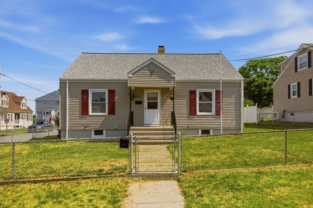 124 Woodman St