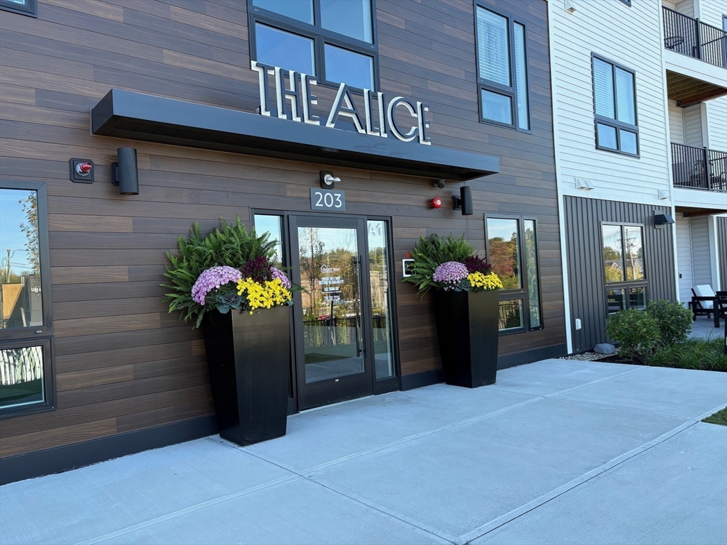 203 Lowell Street 304