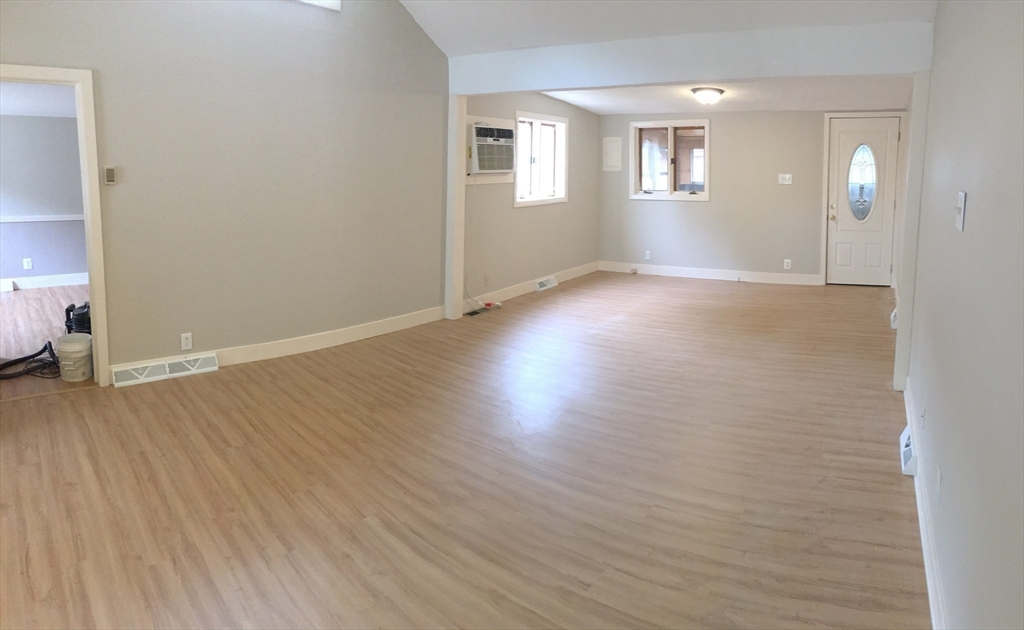 13 Hemlock Rd