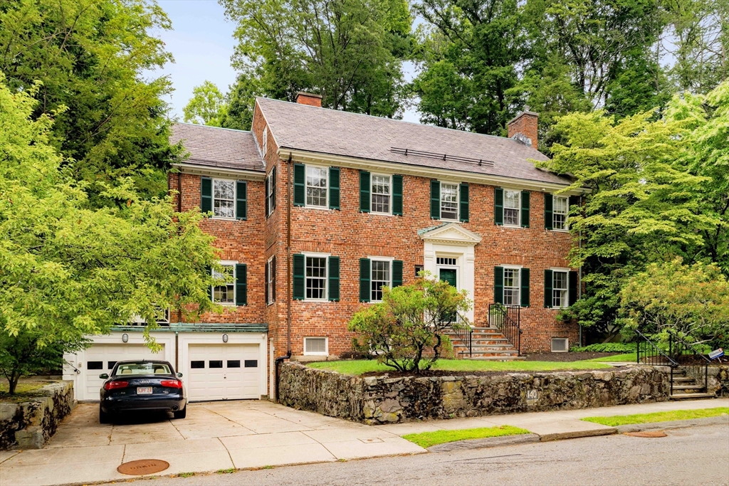 140 Dudley St
