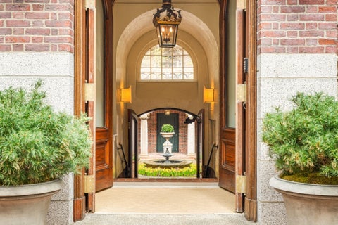 Photo of 101 Chestnut Street #E, Boston, MA 02108 (MLS # 73576624)