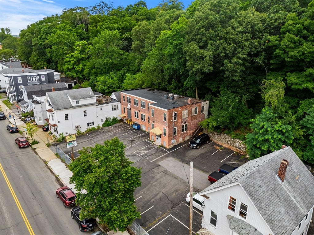 205 River St