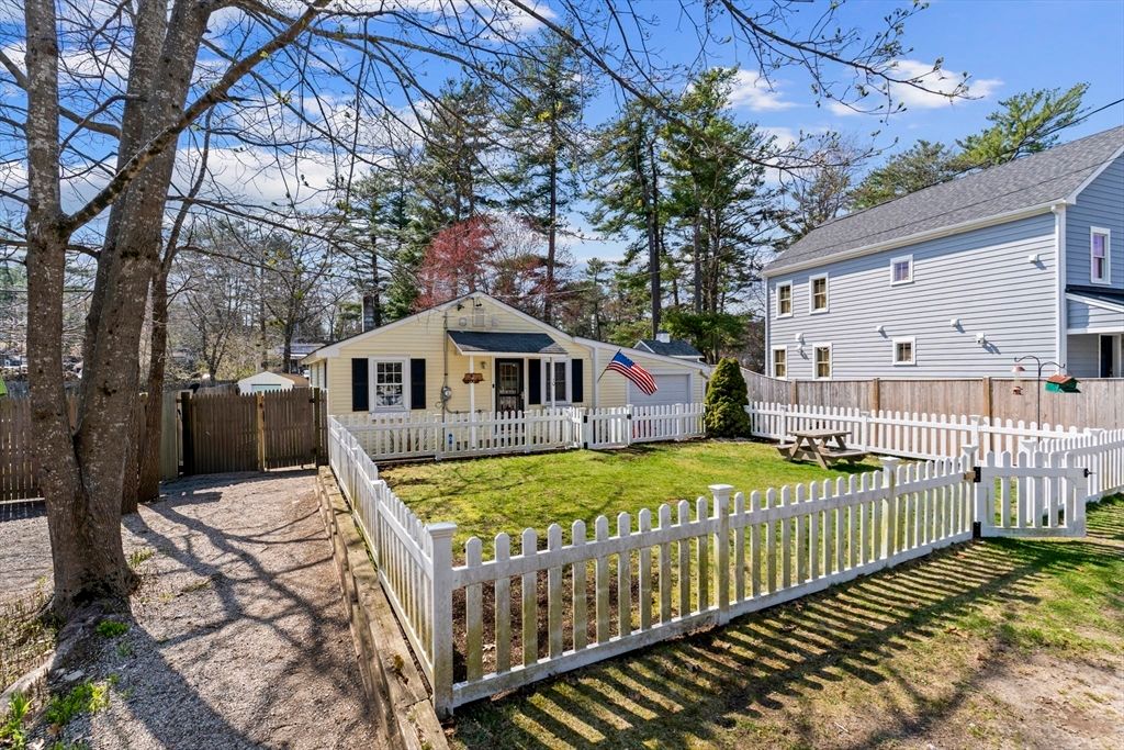Photo of 10 Beach Rd, Pembroke, MA 02359 (MLS # 73503172)