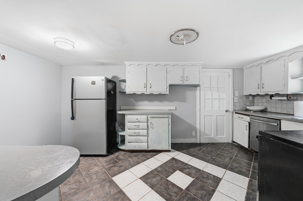 253 Lexington St, Woburn, MA Photo #6