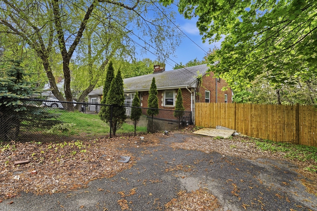 253 Lexington St, Woburn, MA Photo #26