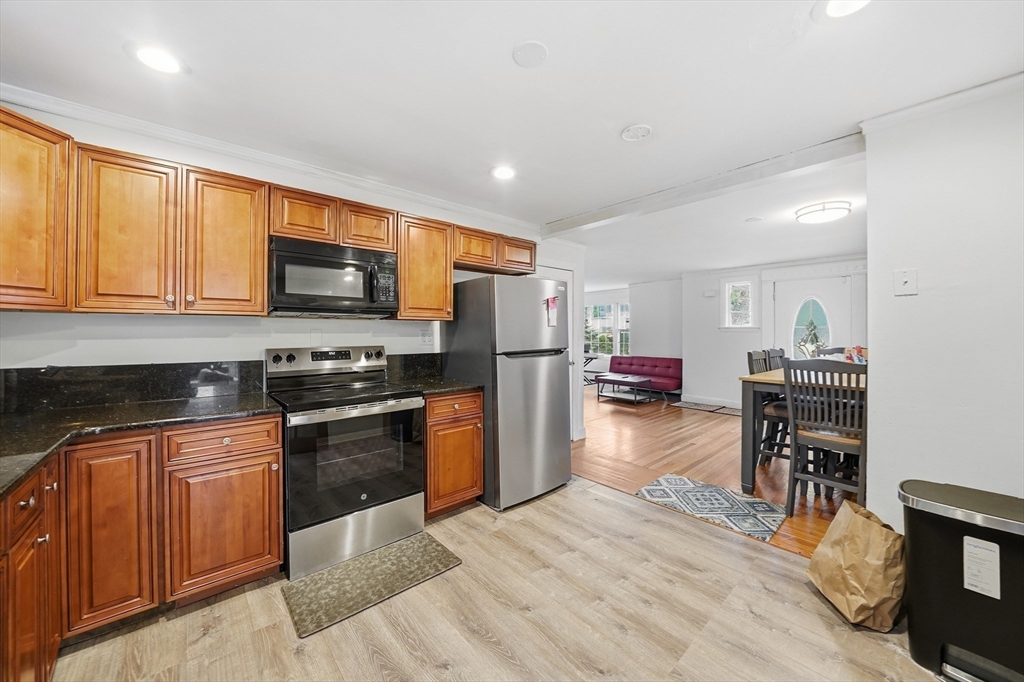 253 Lexington St, Woburn, MA Photo #14