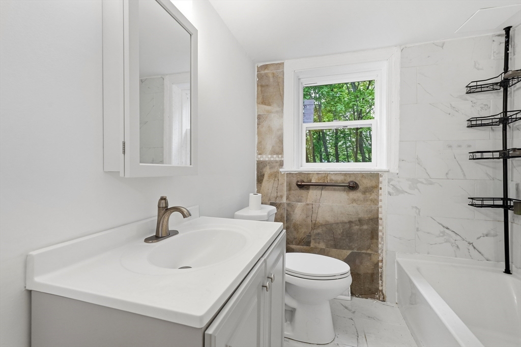 253 Lexington St, Woburn, MA Photo #8
