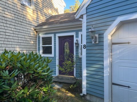 8 Shadbush Cir Mashpee MA 02649