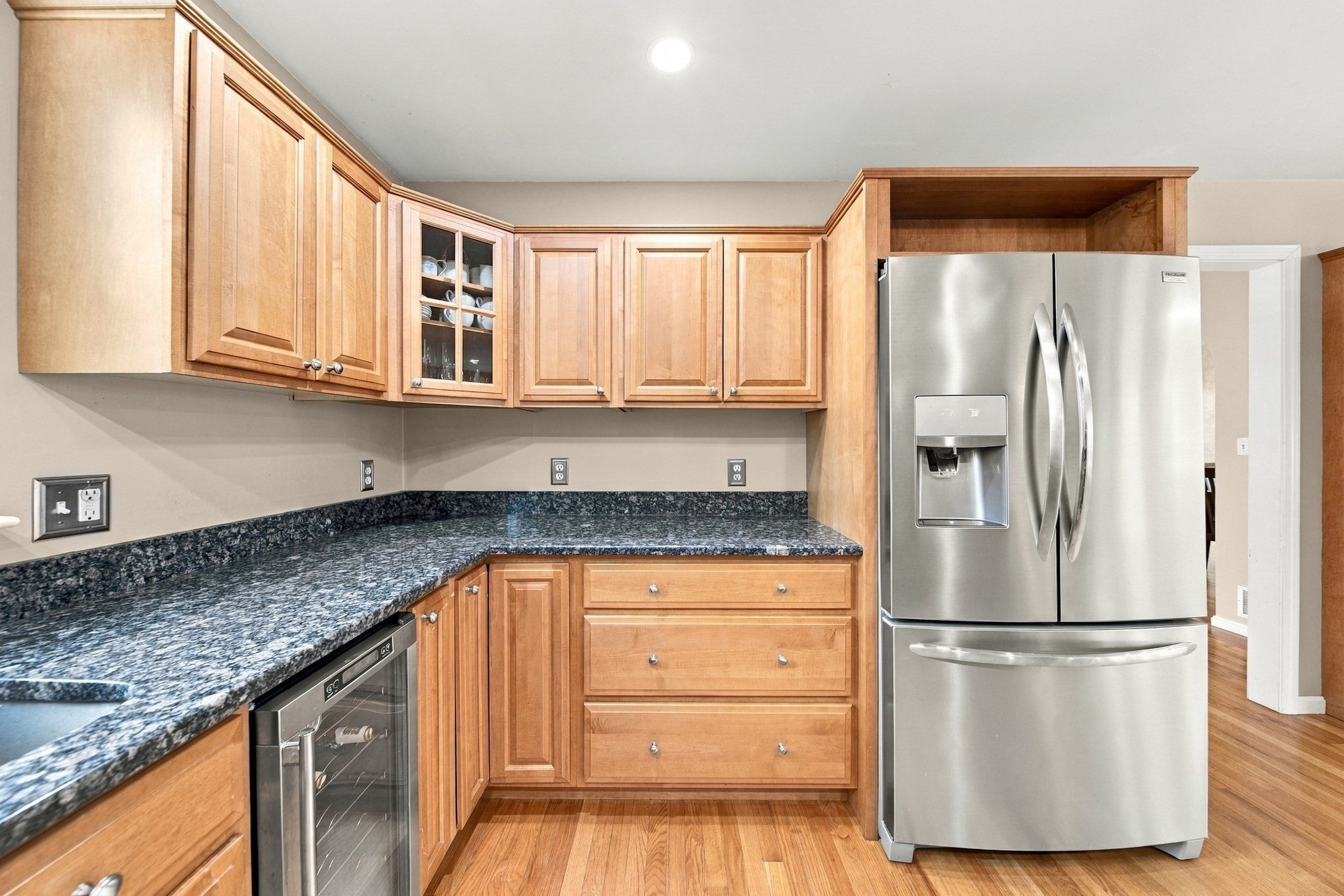 80 Grove St, Hopkinton, MA Photo #16