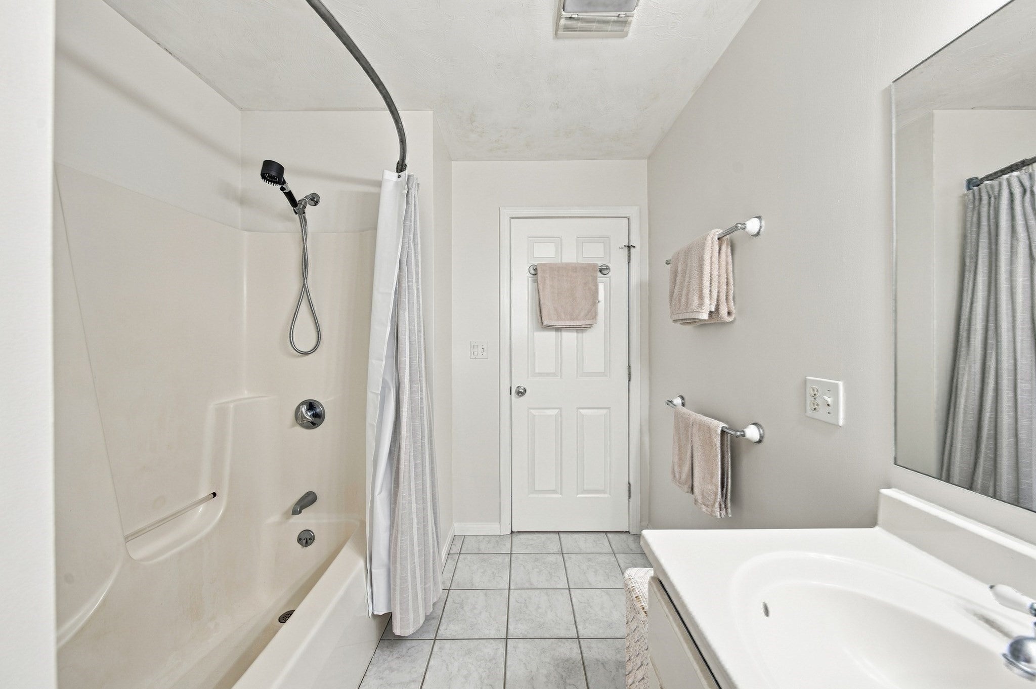 80 Grove St, Hopkinton, MA Photo #26