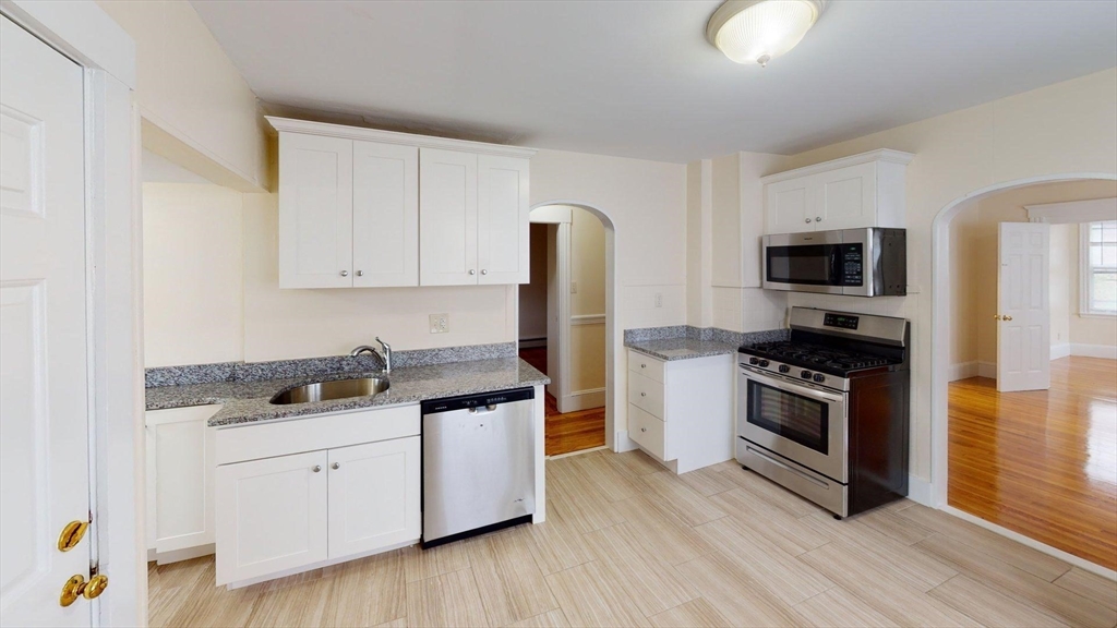 Photo of 122 Gladstone Street, Boston, MA