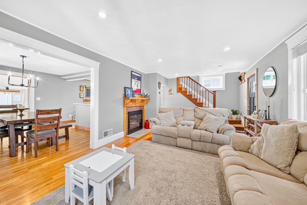 144 Woodlawn Street