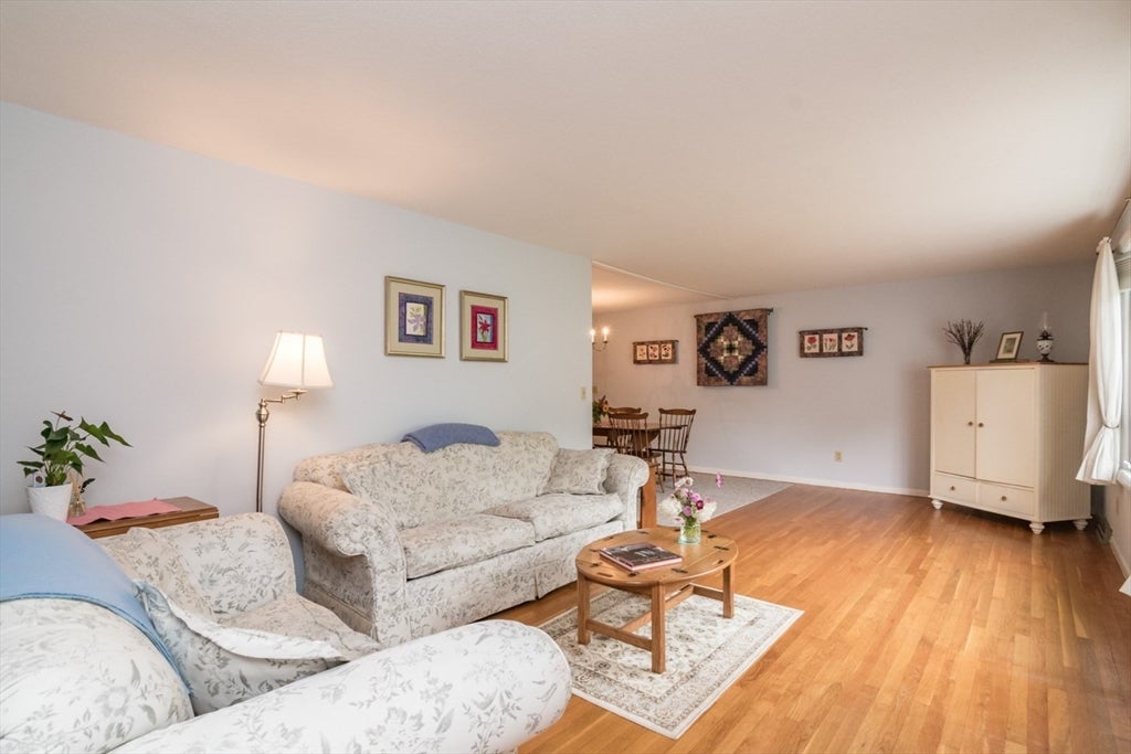 90 Columbia Drive, Amherst, MA, 90 Columbia Drive, Amherst, MA Photo #7